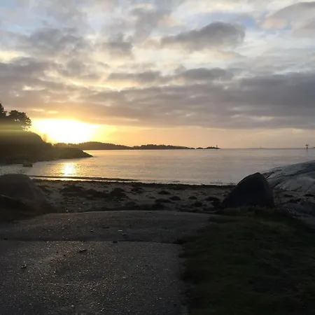 Koselig Liten Hytte Leies Ut Til Palmesus * Kristiansand
